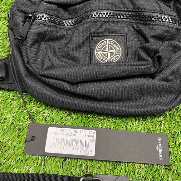 New with tags Stone Island Chest bag - Picture 3 of 6